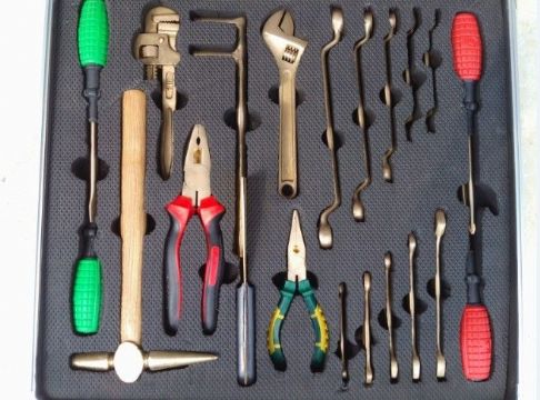 點(diǎn)擊查看詳細(xì)信息<br>標(biāo)題：無(wú)火花工具組 閱讀次數(shù)：6284